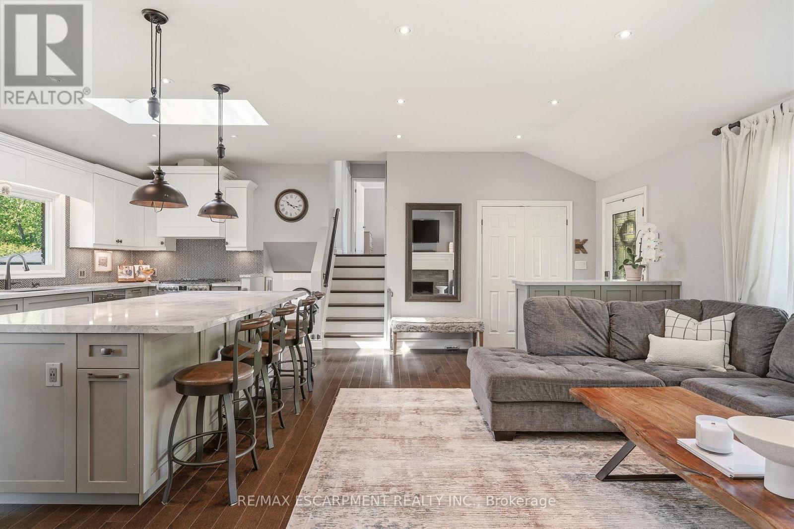 600 Deborah Crescent, Burlington, ON - Indoor Photo Showing Other Room
