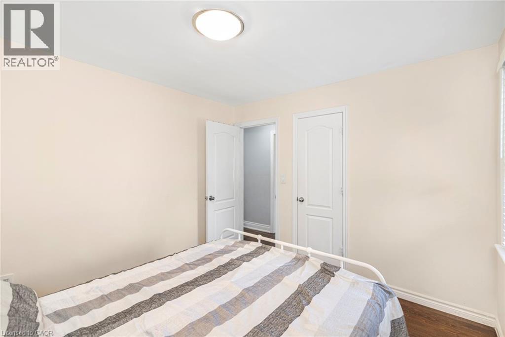 33 Alderney Avenue, Hamilton, ON - Indoor Photo Showing Bedroom