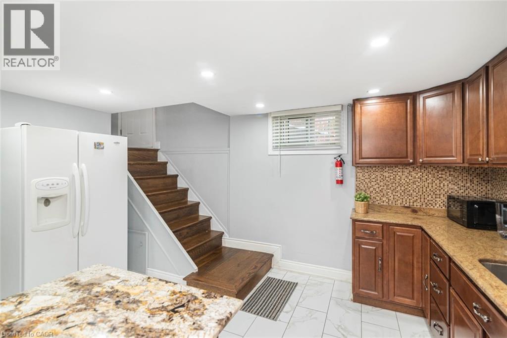 33 Alderney Avenue, Hamilton, ON - Indoor Photo Showing Kitchen