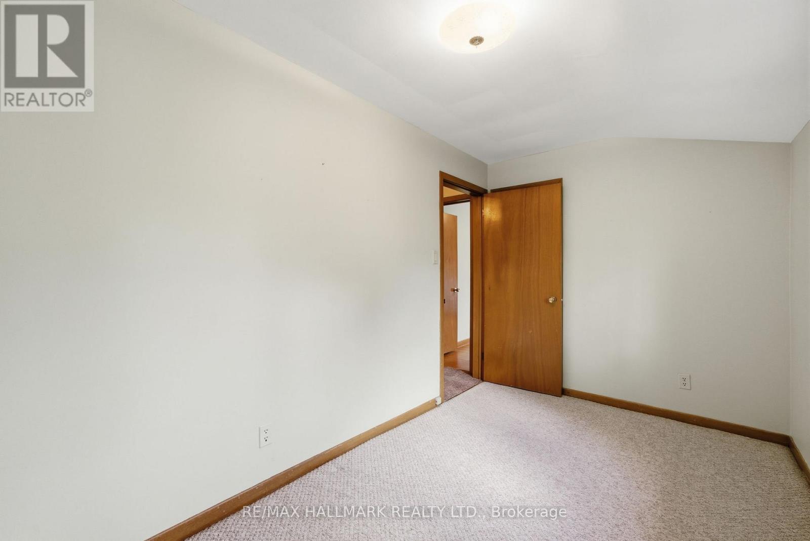 5 Bethune Boulevard, Toronto, ON - Indoor Photo Showing Other Room