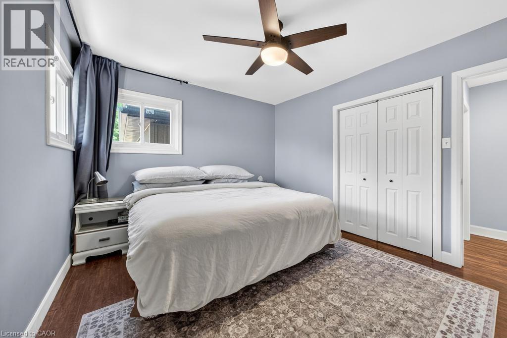 118 West 33Rd Street, Hamilton, ON - Indoor Photo Showing Bedroom