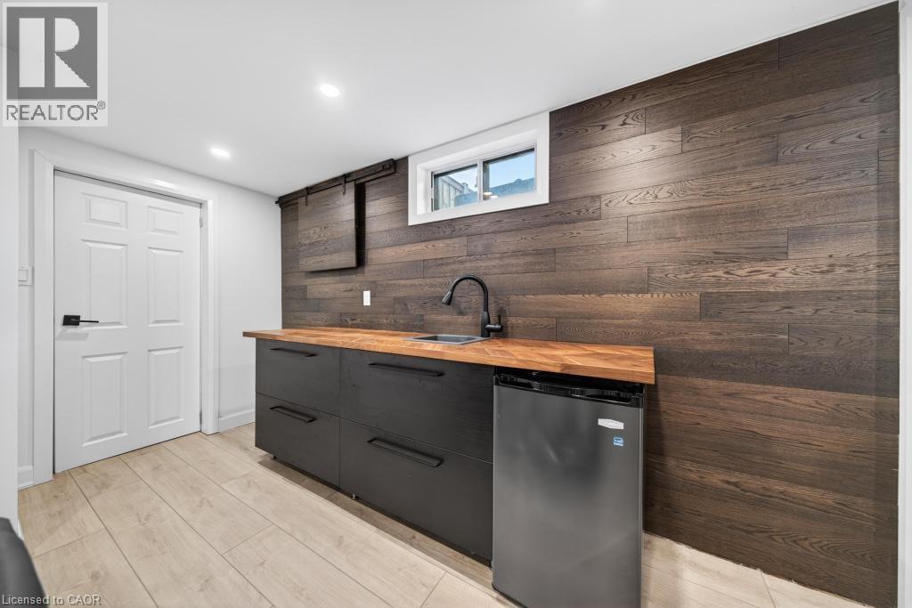 118 West 33Rd Street, Hamilton, ON - Indoor