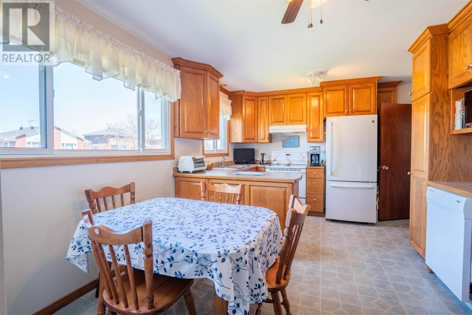 617 Mcnabb St, Sault Ste. Marie, ON - Indoor