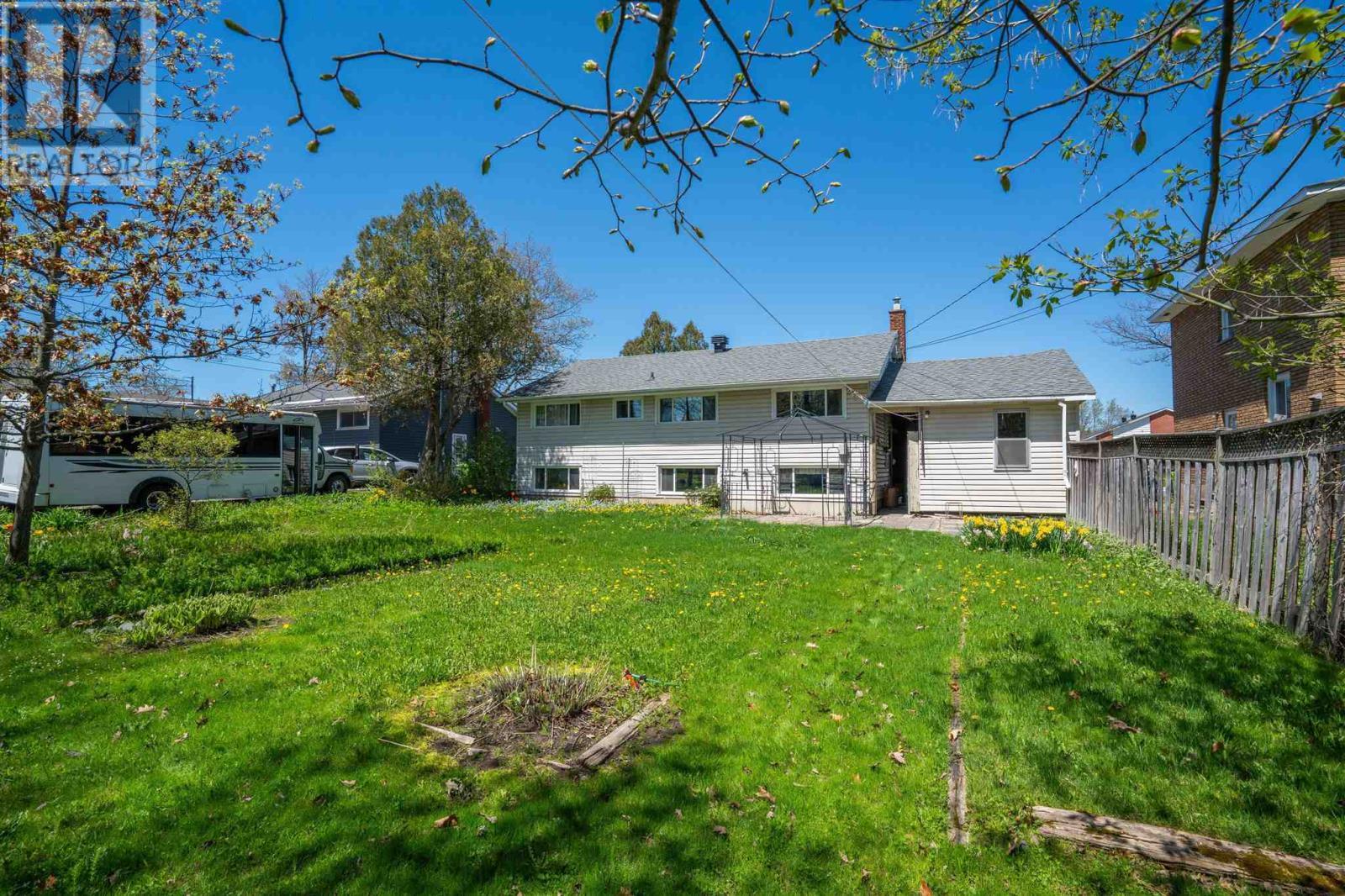 617 Mcnabb St, Sault Ste. Marie, ON - Outdoor