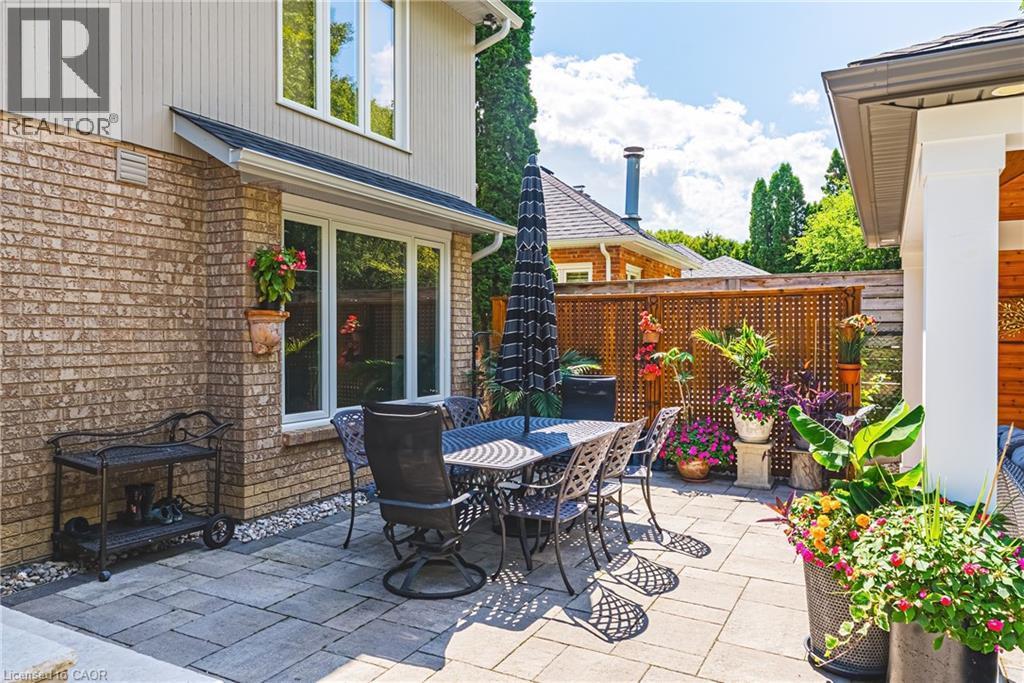 33 Golfview Crescent, Dundas, ON - Outdoor With Deck Patio Veranda