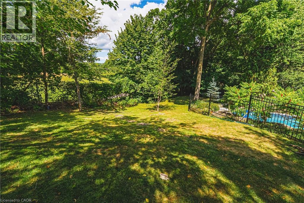 33 Golfview Crescent, Dundas, ON - Outdoor