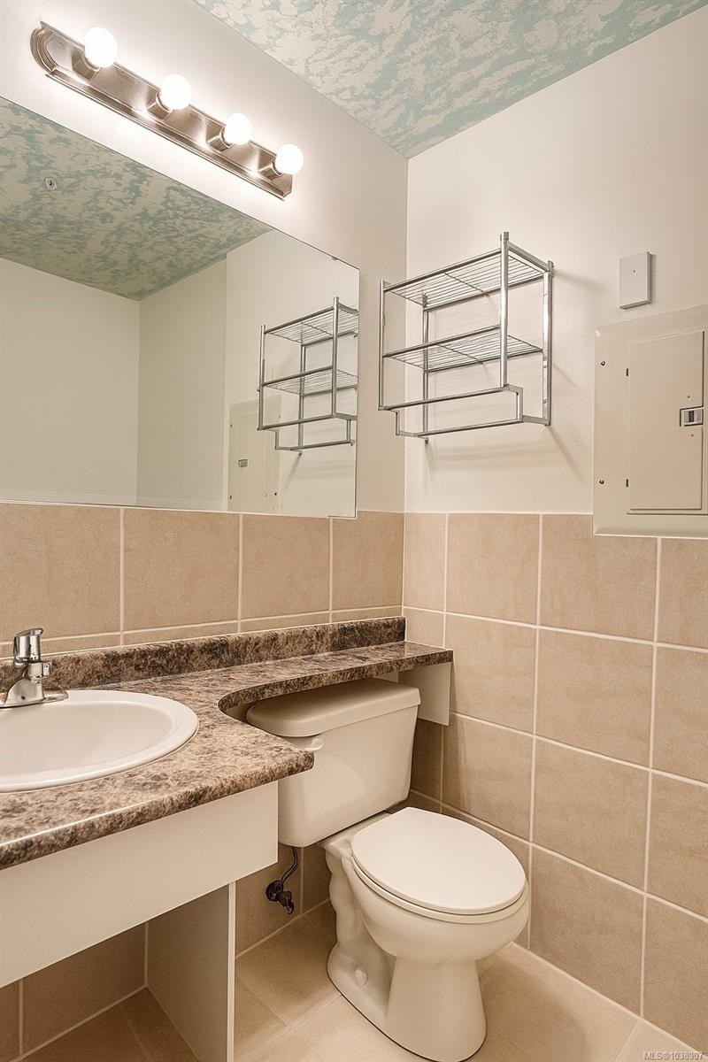 #207-2568 Dingwall St, Duncan, BC - Indoor Photo Showing Bathroom