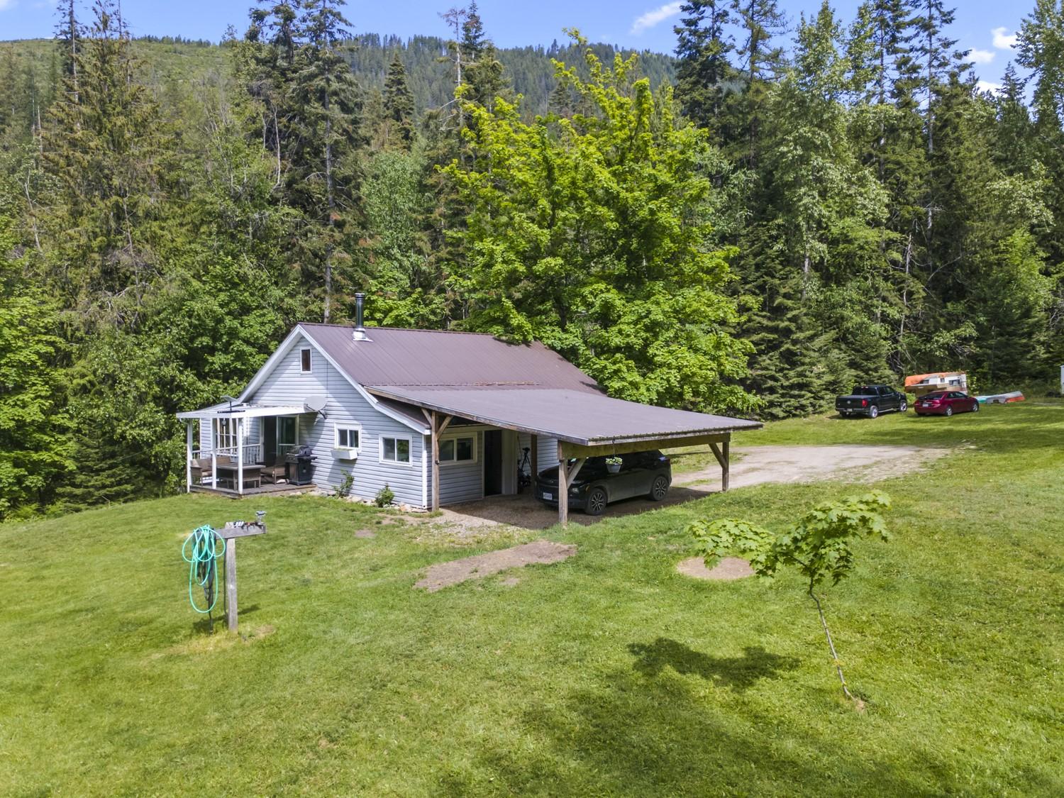5510 Duck Creek Road, Wynndel, BC - Outdoor