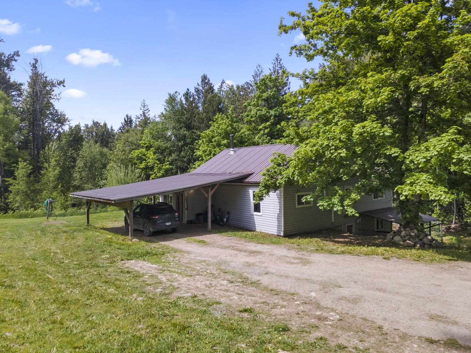 5510 Duck Creek Road, Wynndel, BC - Outdoor