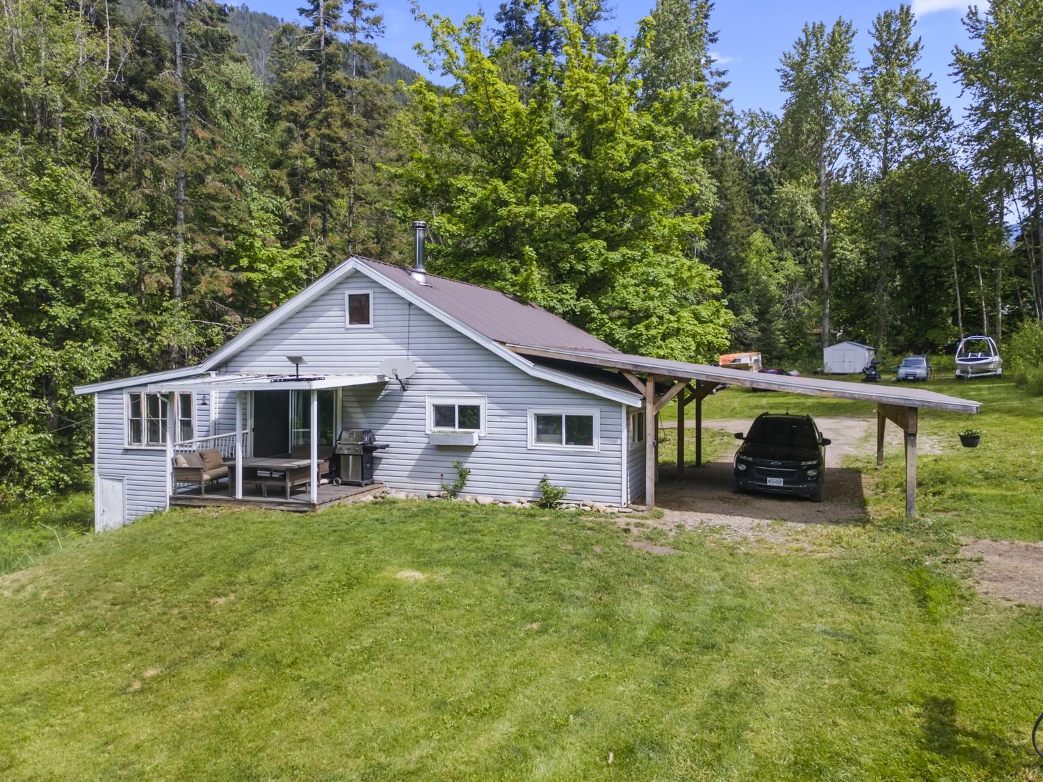 5510 Duck Creek Road, Wynndel, BC - Outdoor