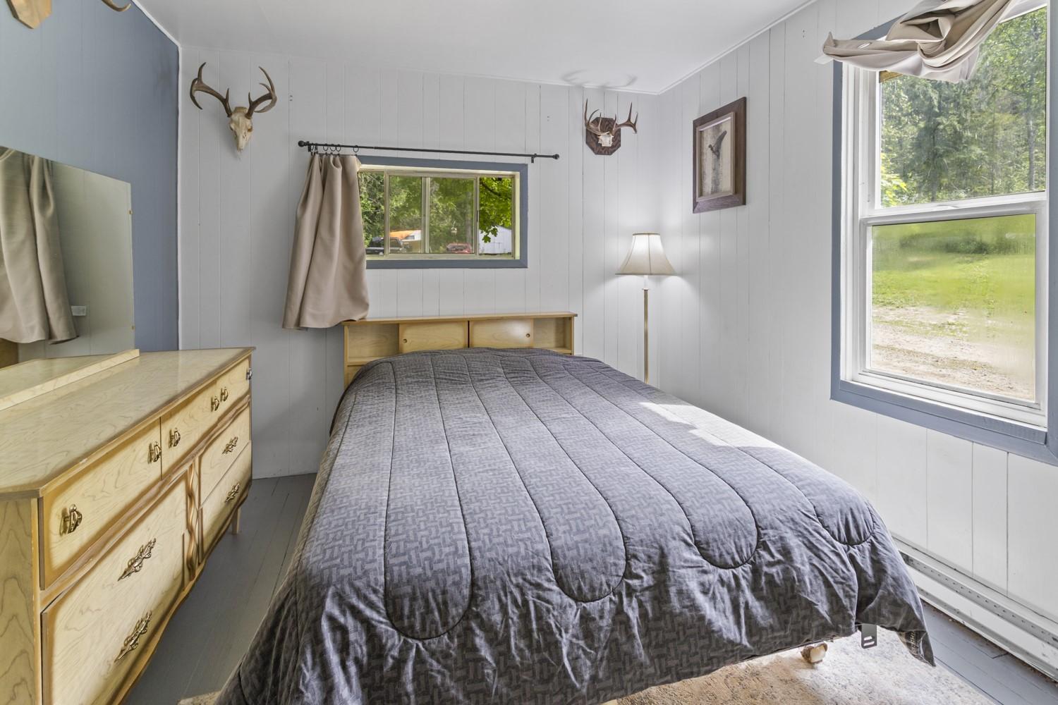 5510 Duck Creek Road, Wynndel, BC - Indoor Photo Showing Bedroom