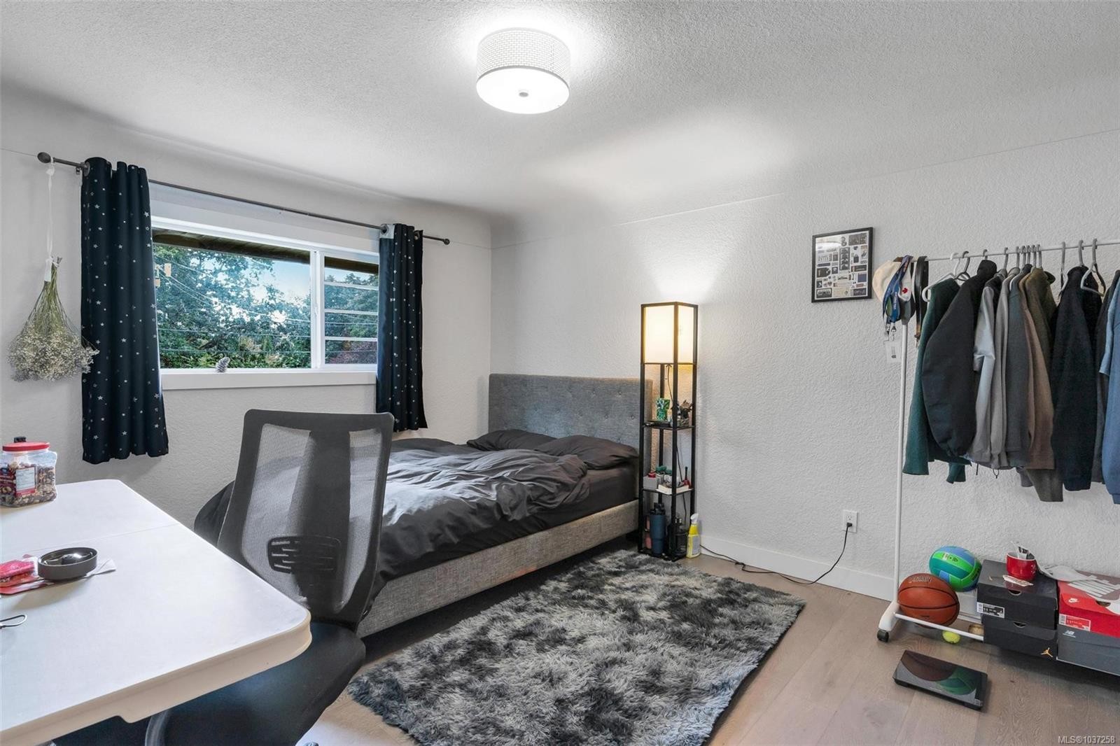 3910 Hobbs St, Saanich, BC