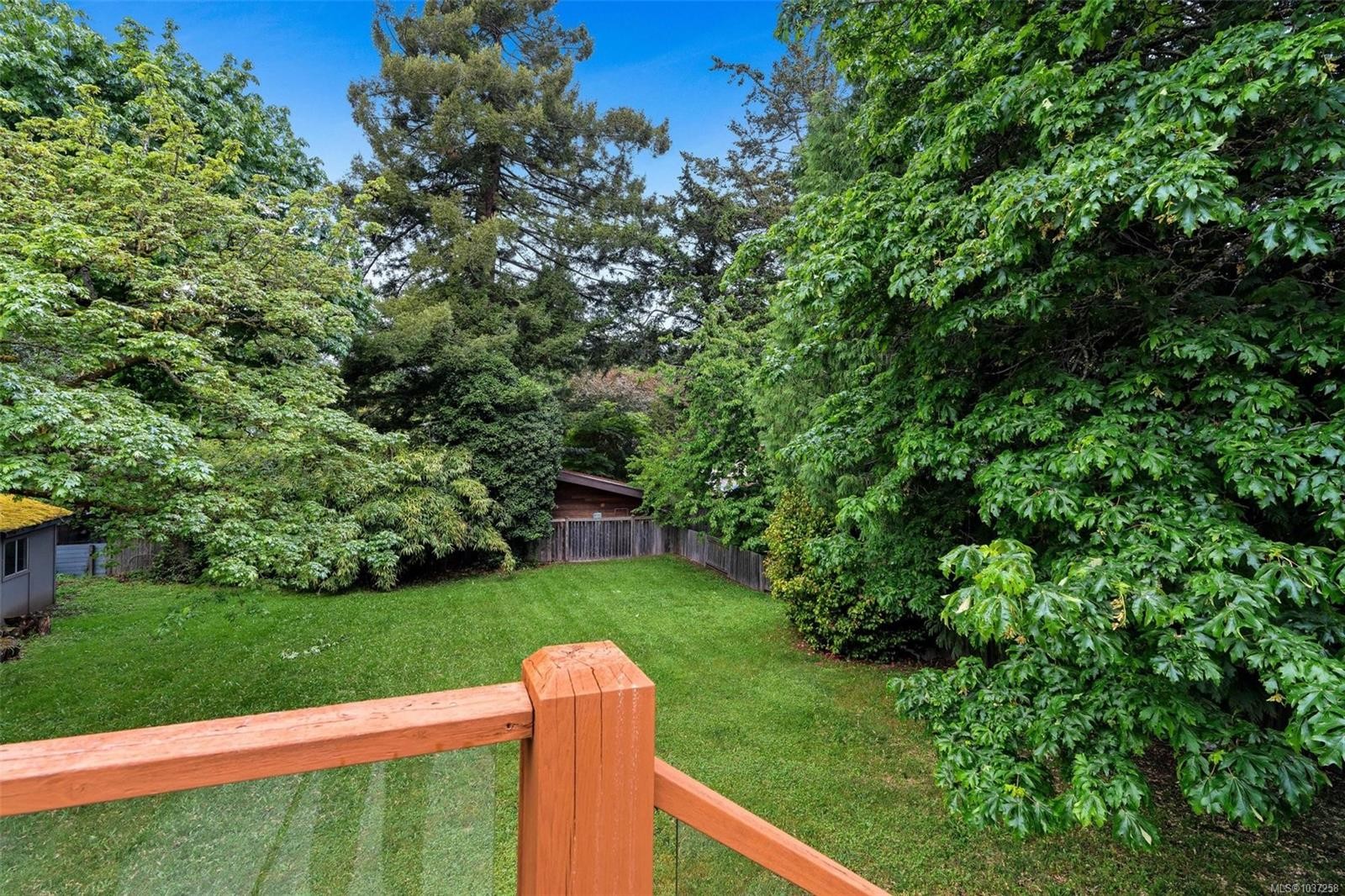 3910 Hobbs St, Saanich, BC