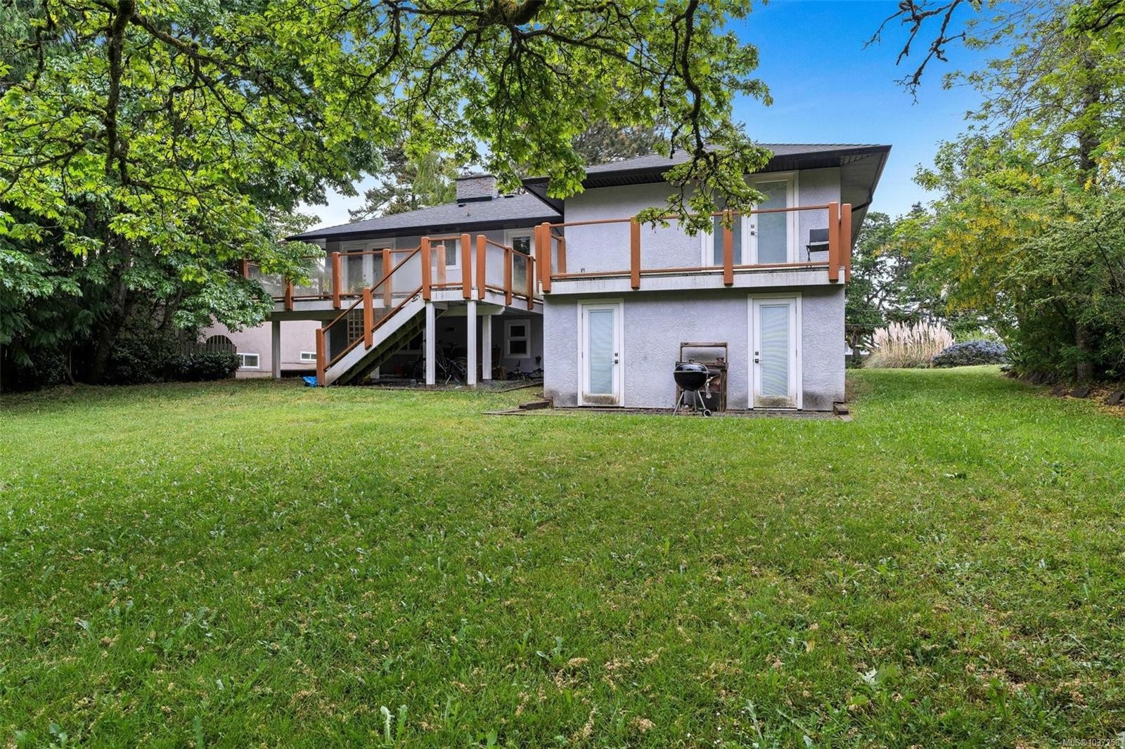 3910 Hobbs St, Saanich, BC