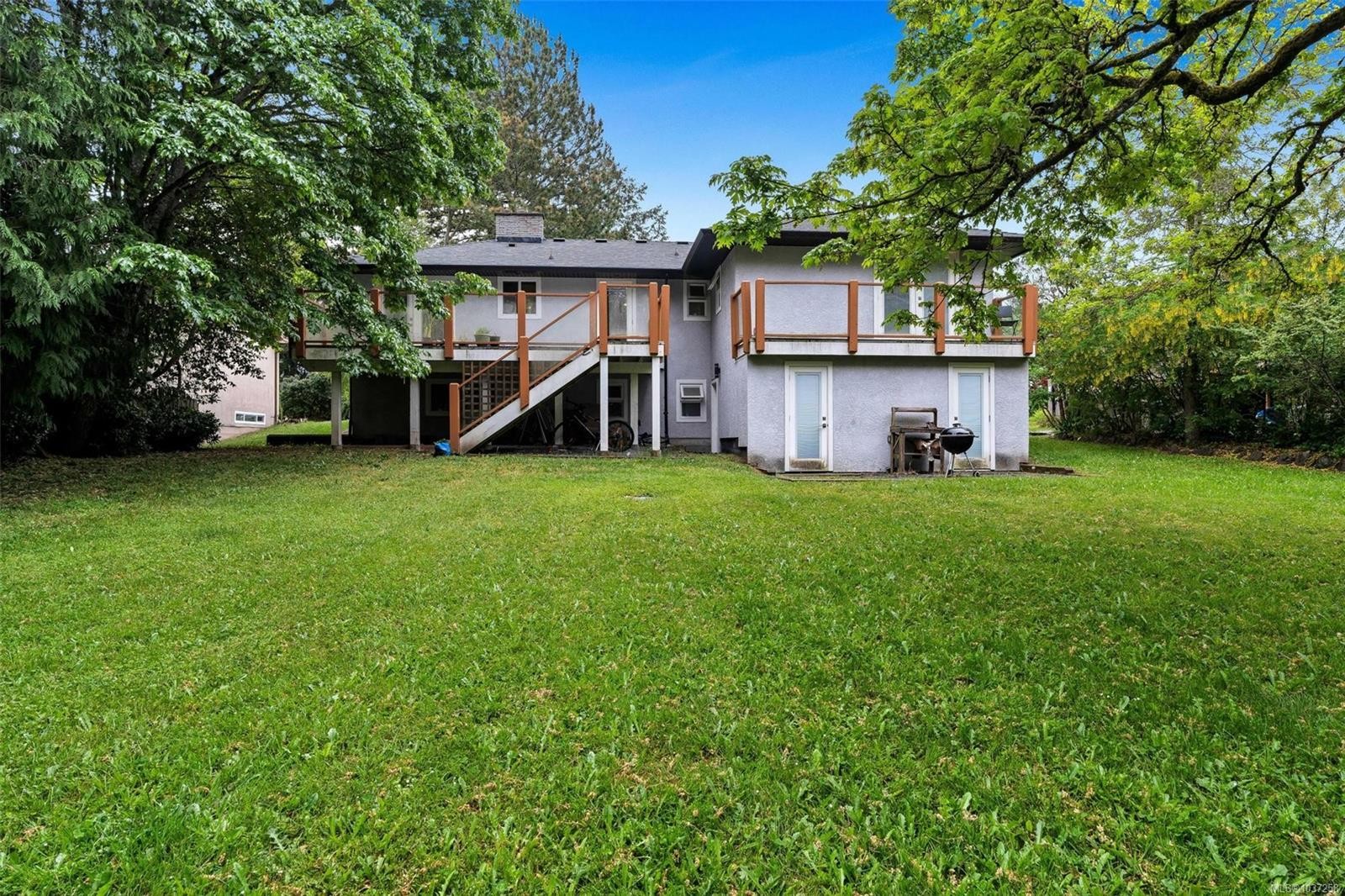 3910 Hobbs St, Saanich, BC