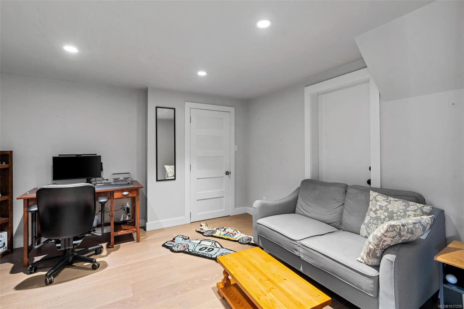 3910 Hobbs St, Saanich, BC