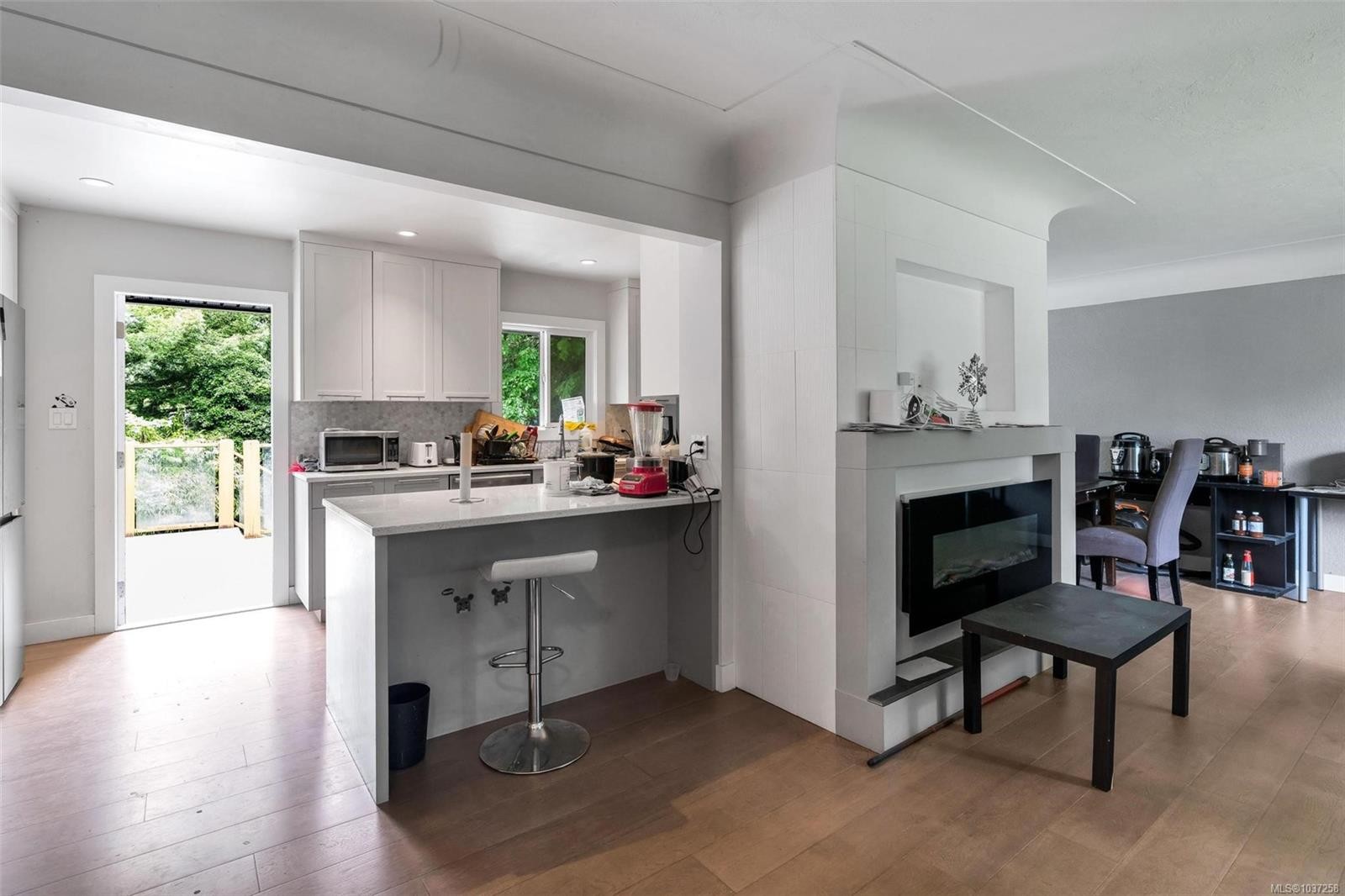 3910 Hobbs St, Saanich, BC