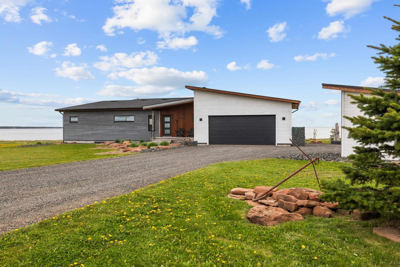 61 Battery Crescent, Georgetown, PE