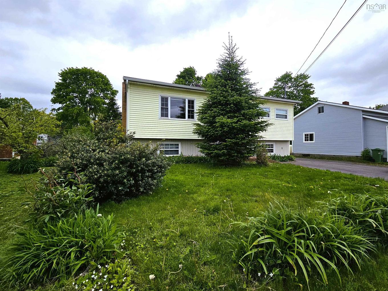 49 Hill Street, Amherst, NS
