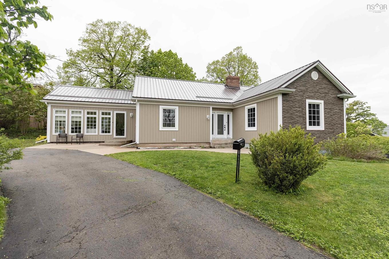 2 Lamy Street, Amherst, NS
