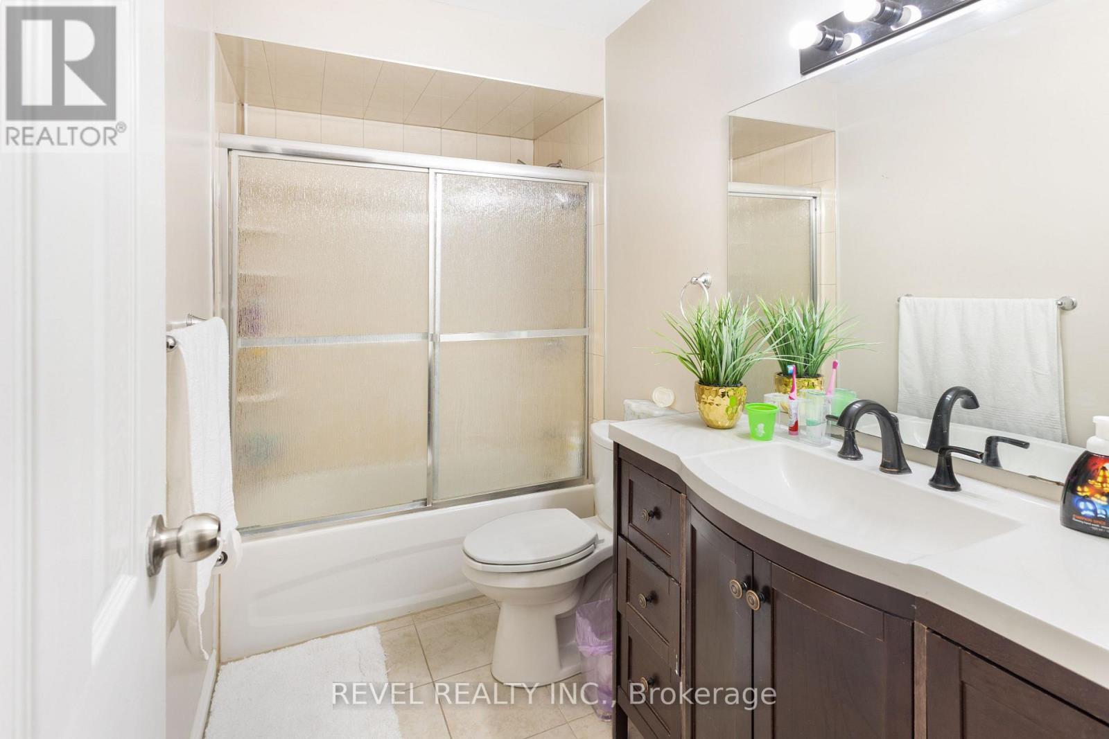 1518 Woodruff Crescent, Pickering, ON - Indoor Photo Showing Bathroom