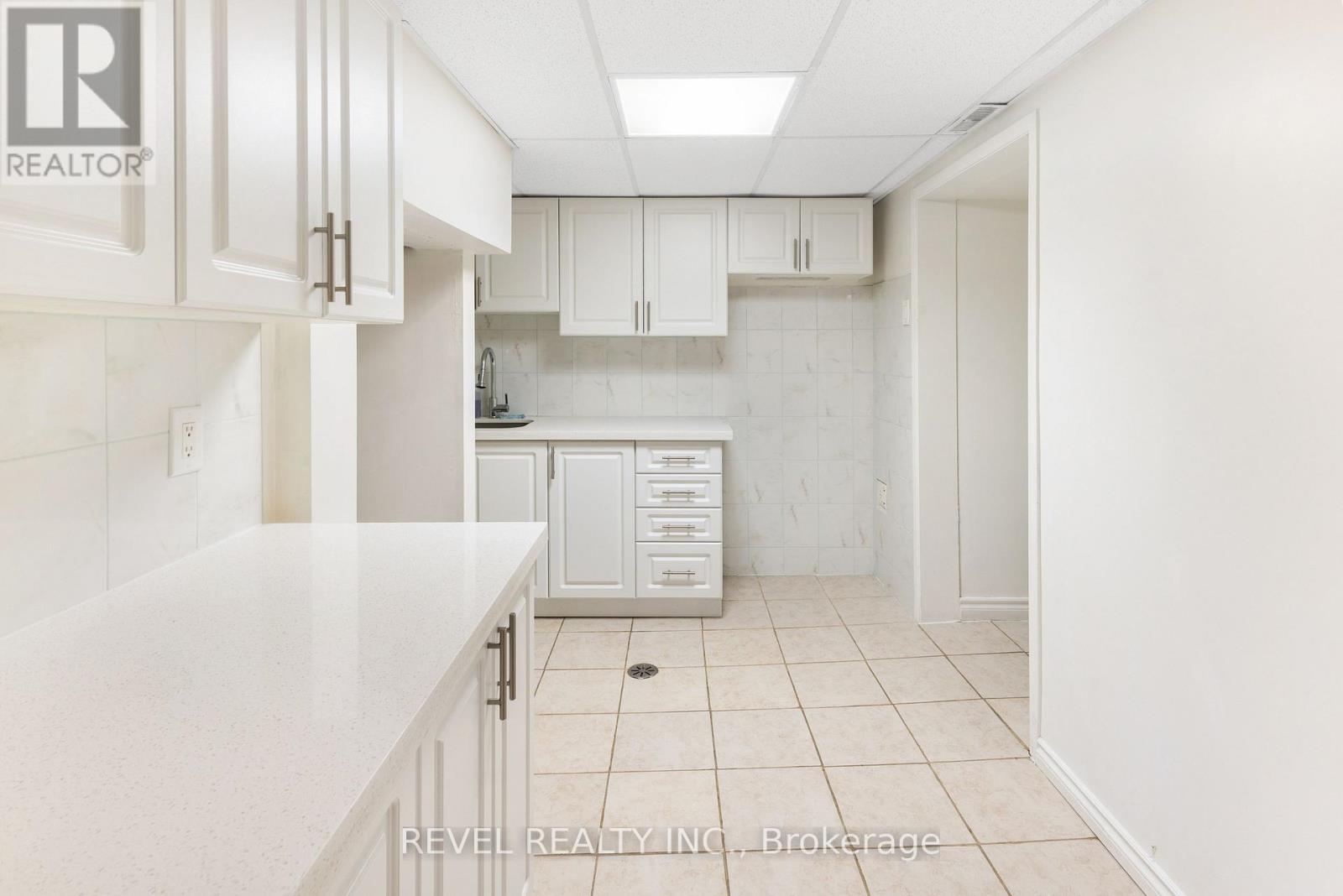 1518 Woodruff Crescent, Pickering, ON - Indoor Photo Showing Kitchen