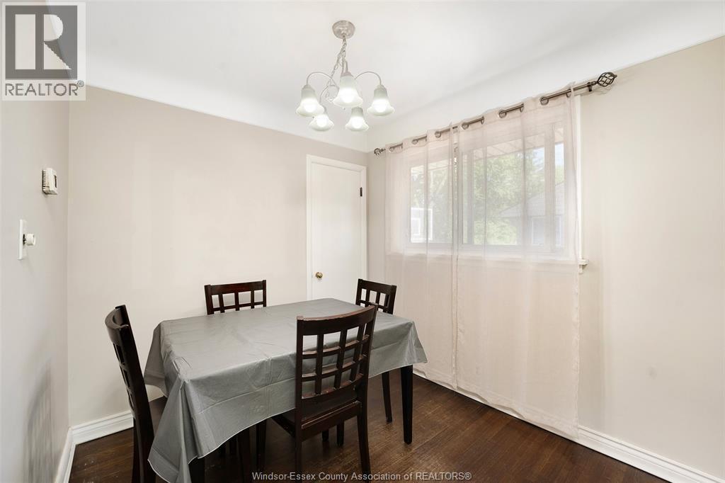 3668 Mckay, Windsor, ON - Indoor Photo Showing Dining Room