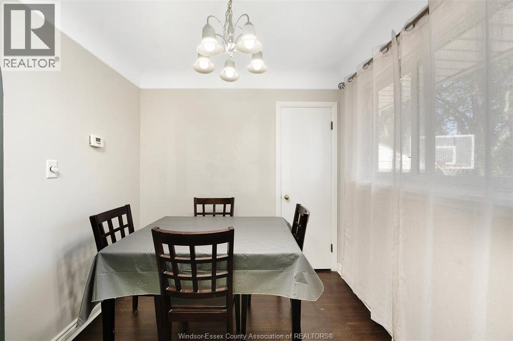 3668 Mckay, Windsor, ON - Indoor Photo Showing Dining Room