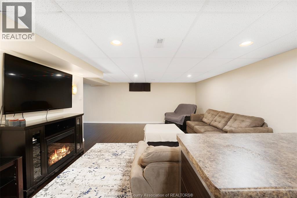 3668 Mckay, Windsor, ON - Indoor Photo Showing Basement
