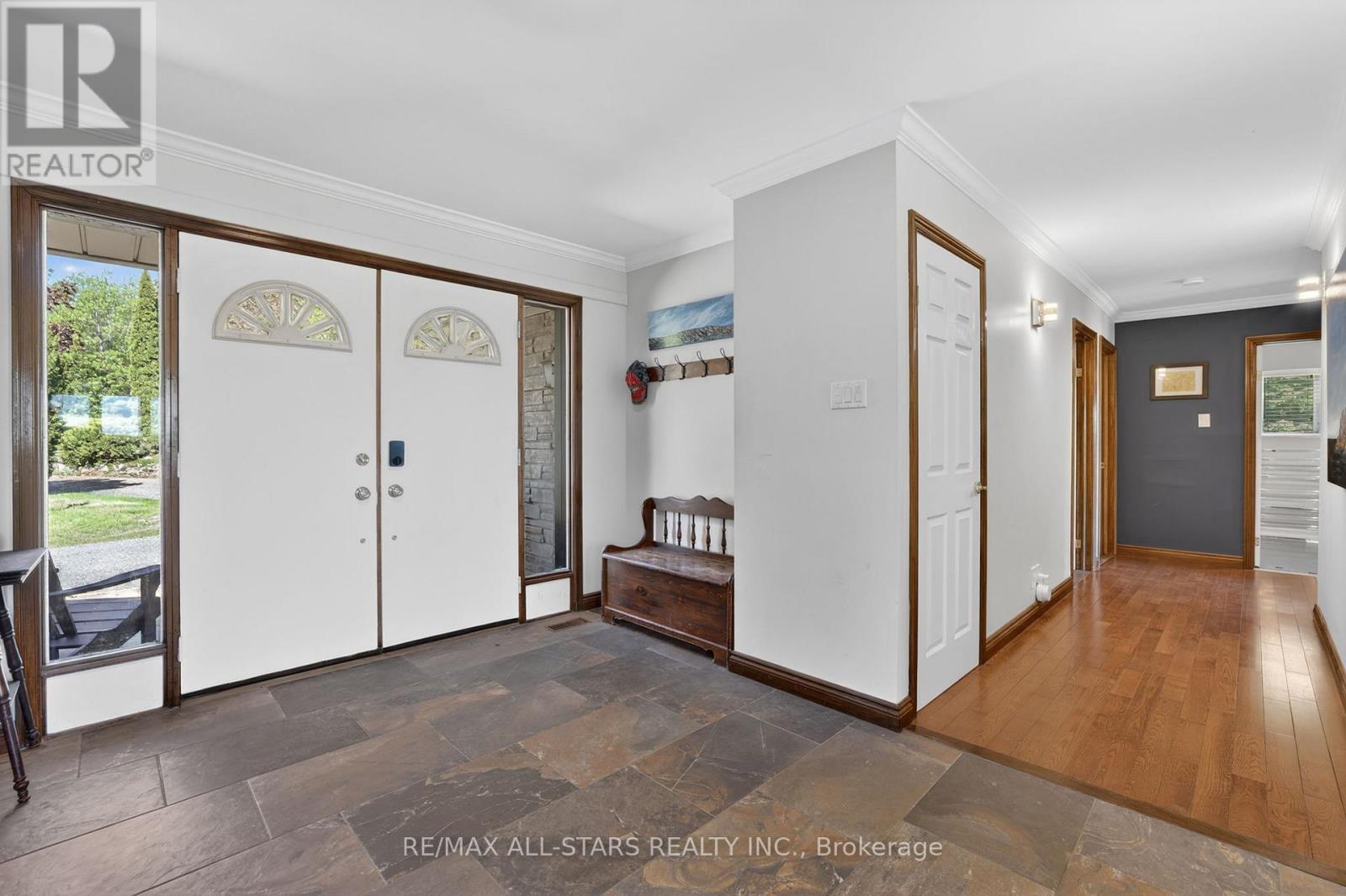Spacious Foyer with slate floor & closet. - 10655 Sideroad 17, Brock, ON