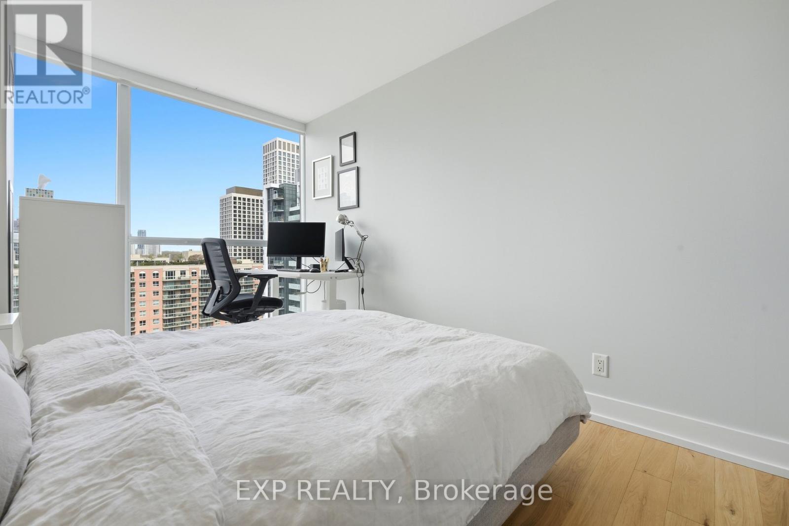 Ph20 - 230 King Street E, Toronto (Moss Park), ON - Indoor Photo Showing Bedroom
