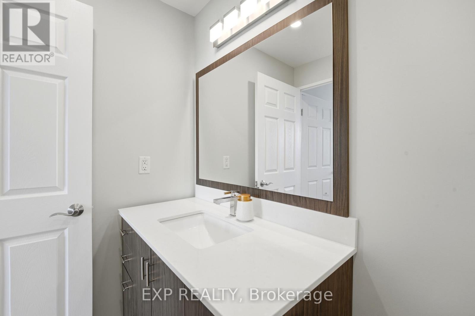 Ph20 - 230 King Street E, Toronto (Moss Park), ON -