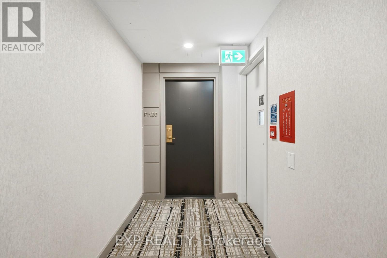 Ph20 - 230 King Street E, Toronto (Moss Park), ON - Indoor Photo Showing Other Room