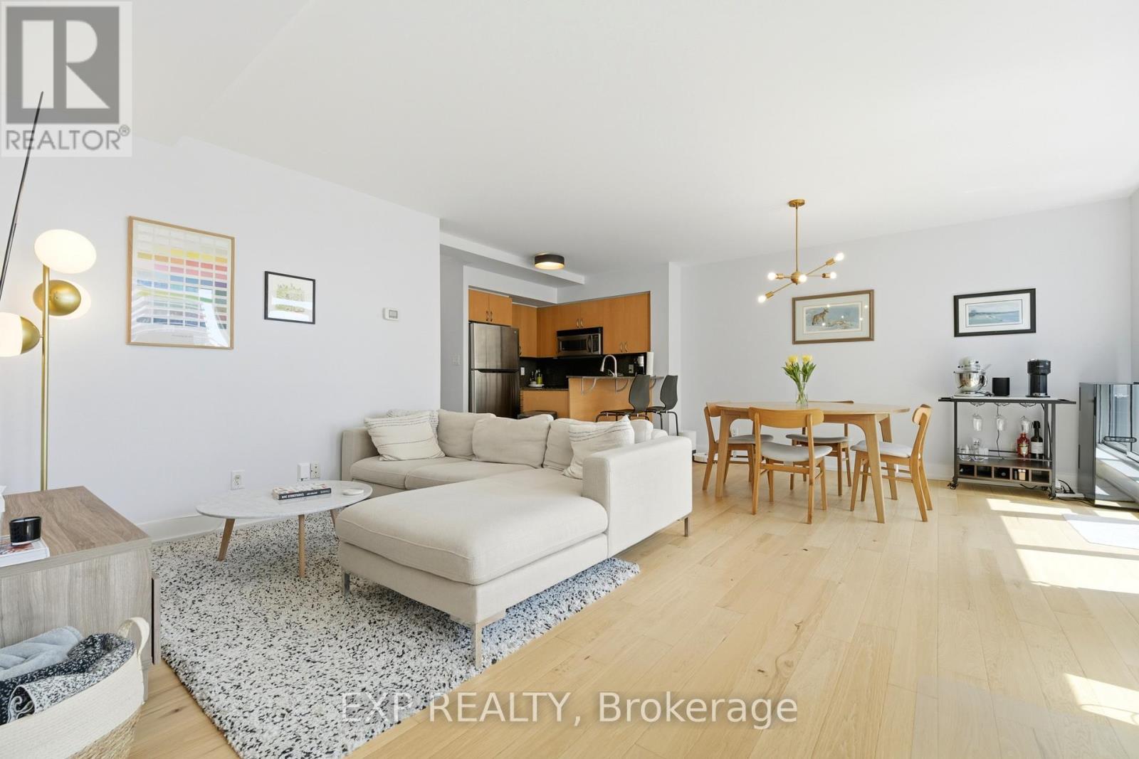 Ph20 - 230 King Street E, Toronto (Moss Park), ON - Indoor Photo Showing Living Room