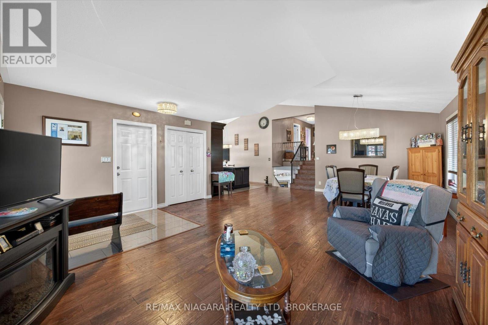 Living/Dining Rooms - 4457 Kathleen Crescent, Niagara Falls (Ascot), ON