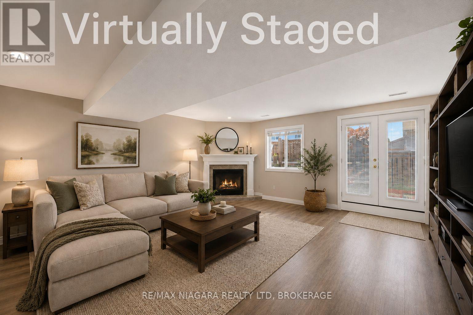 Family Room w/Full Walkout Virtually Staged - 4457 Kathleen Crescent, Niagara Falls (Ascot), ON