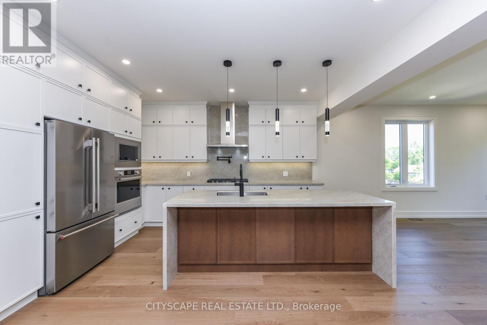 956 Fourth Street, Mississauga, ON - Indoor Photo Showing Dining Room
