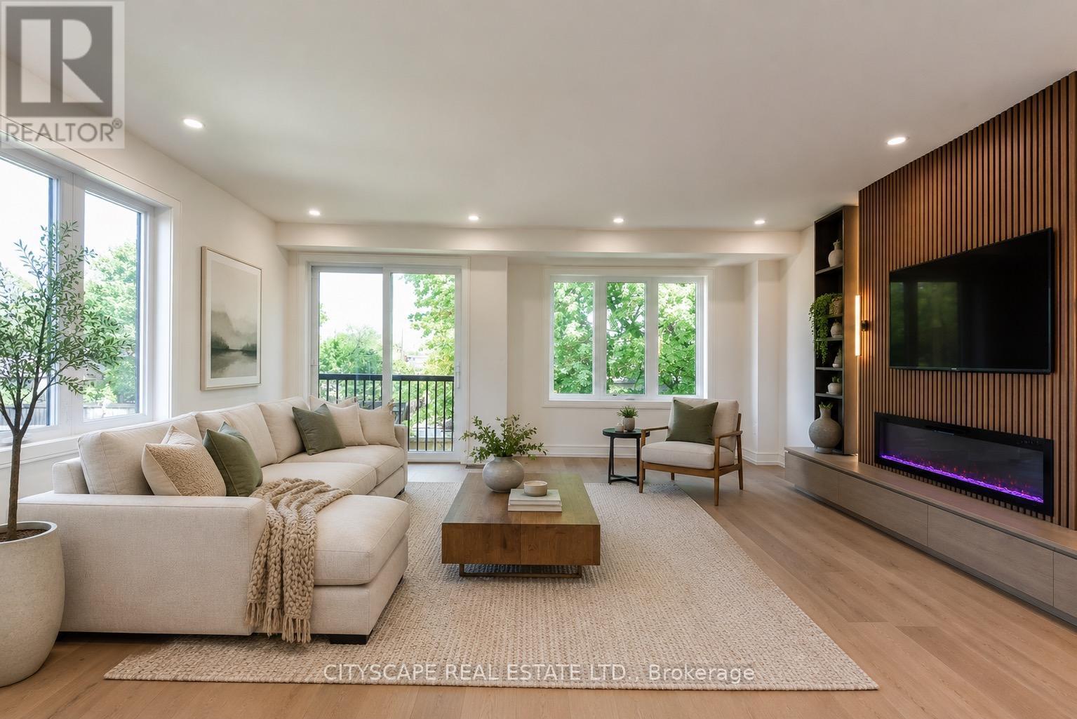 956 Fourth Street, Mississauga, ON - Indoor Photo Showing Other Room