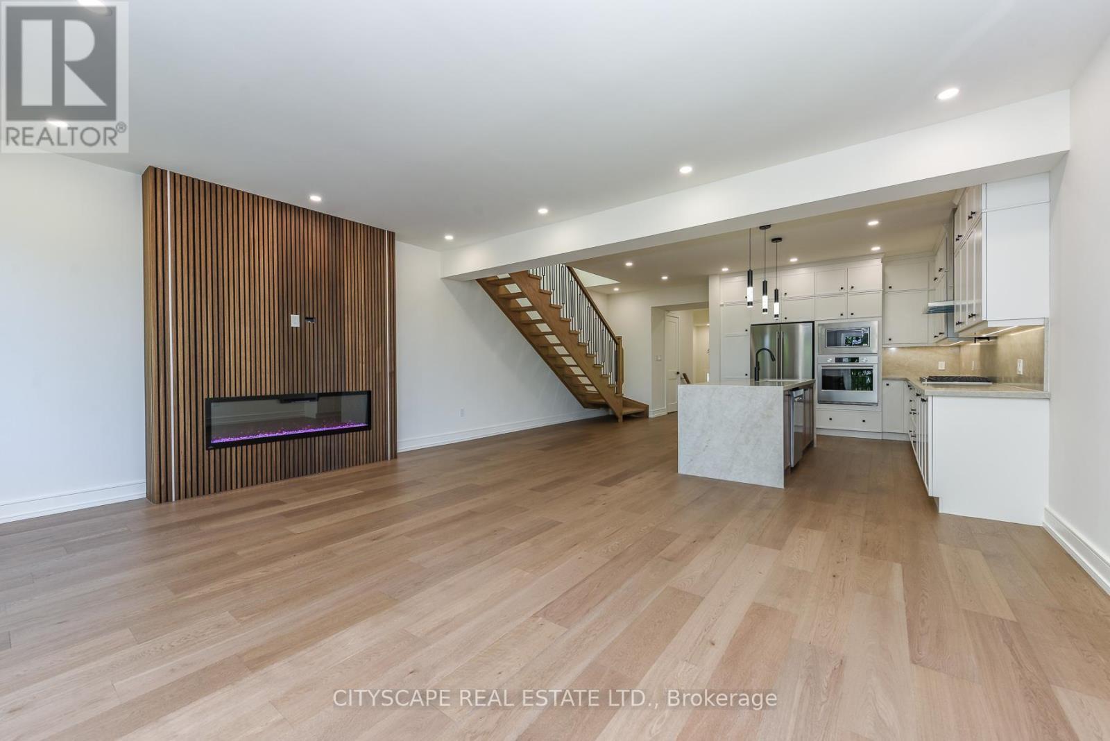 956 Fourth Street, Mississauga, ON - Indoor Photo Showing Other Room