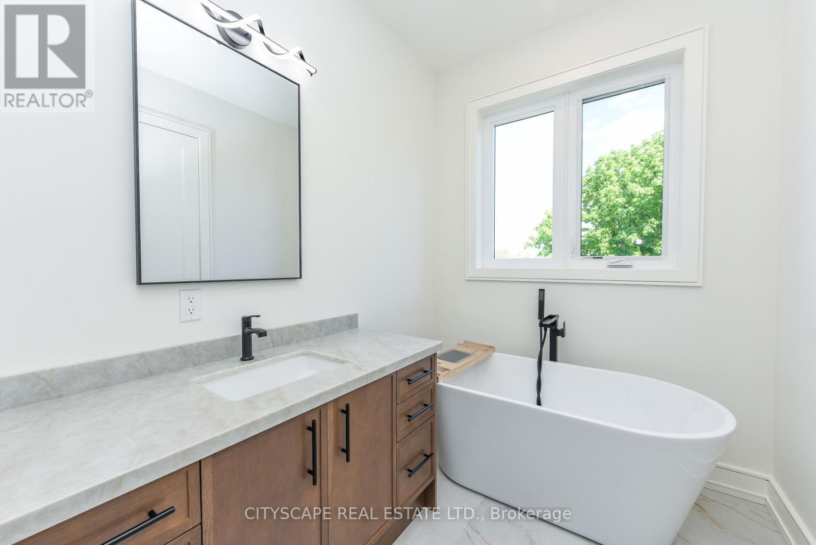 956 Fourth Street, Mississauga, ON - Indoor Photo Showing Other Room