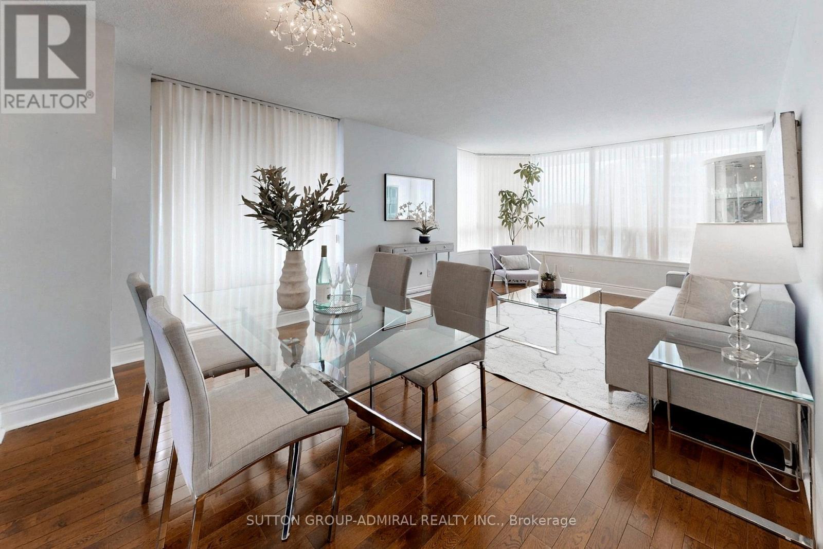 Ph208 - 81 Townsgate Drive, Vaughan, ON - Indoor