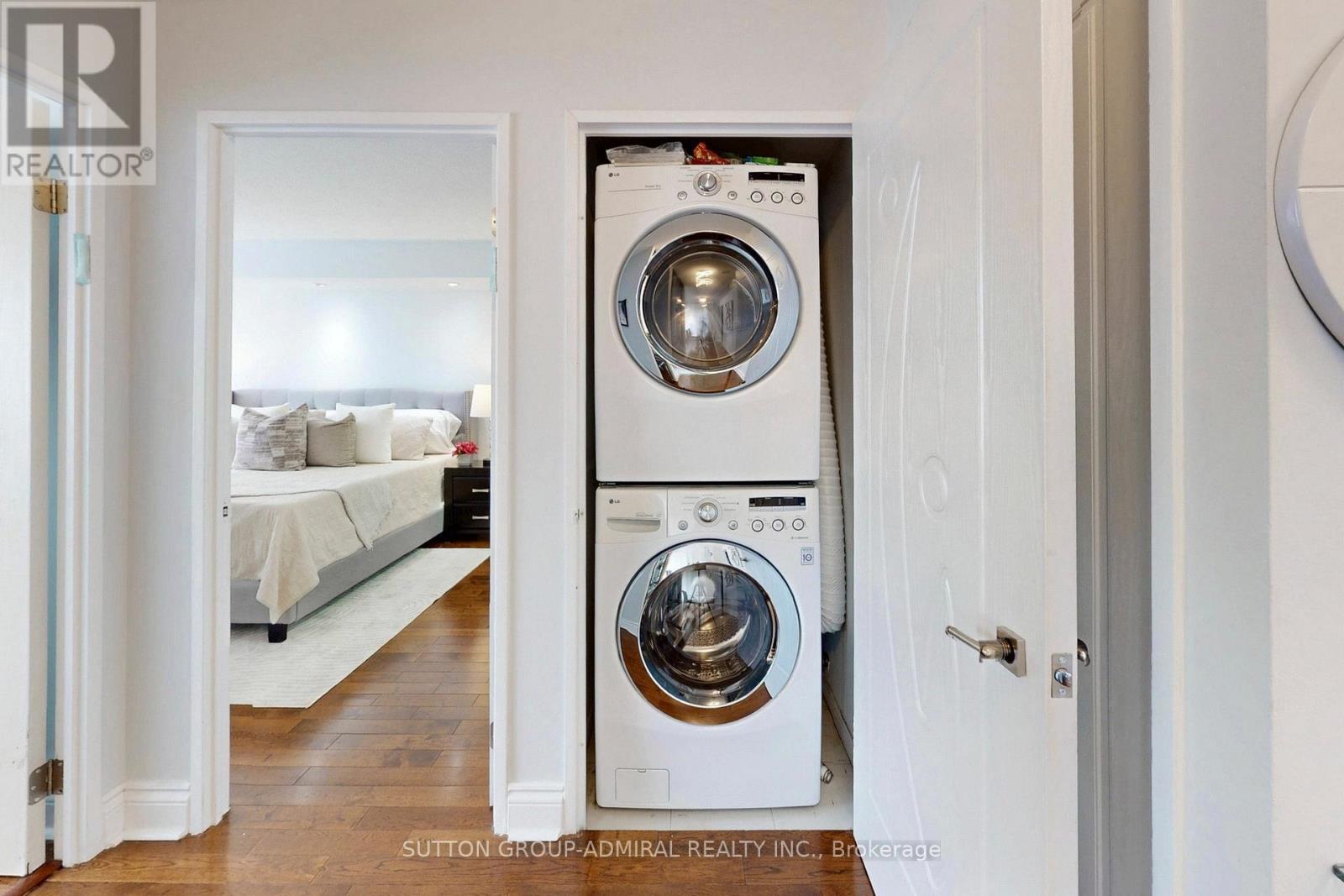 Ph208 - 81 Townsgate Drive, Vaughan, ON - Indoor Photo Showing Laundry Room