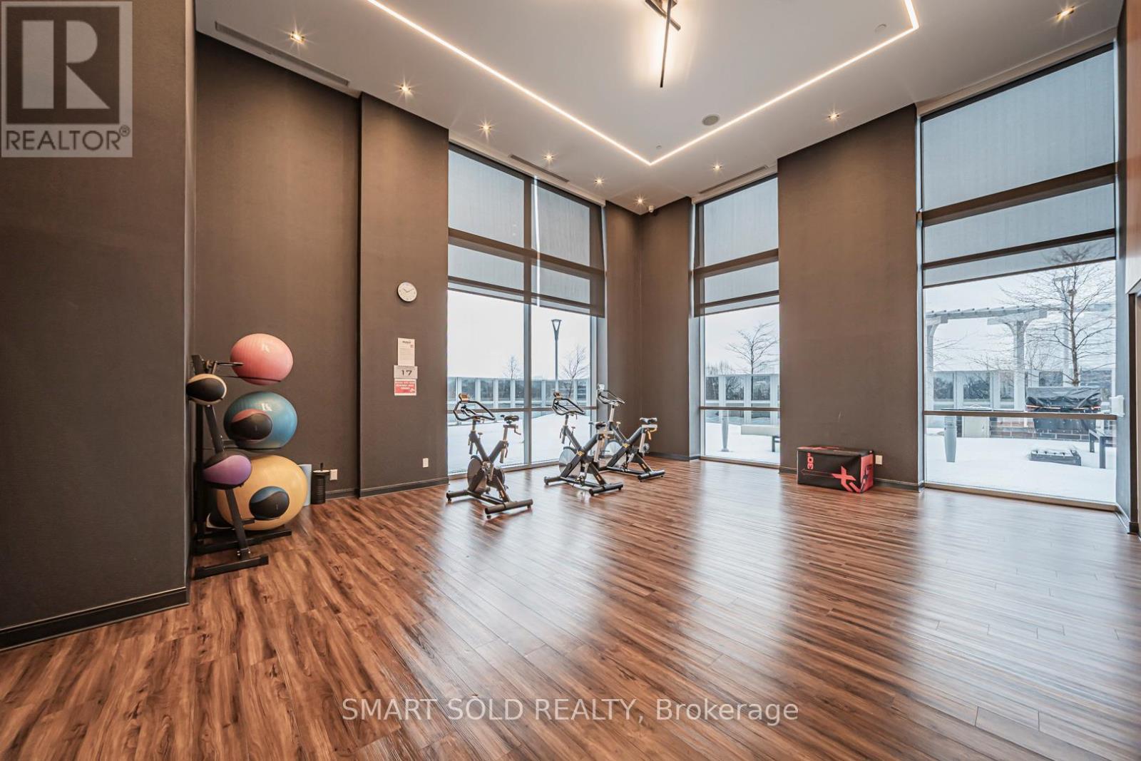 2918 - 275 Village Green Square, Toronto, ON - Indoor
