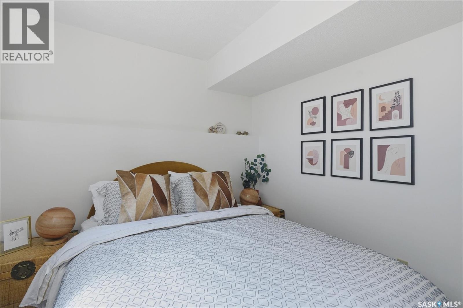 52 Potter Crescent, Saskatoon, SK - Indoor Photo Showing Bedroom