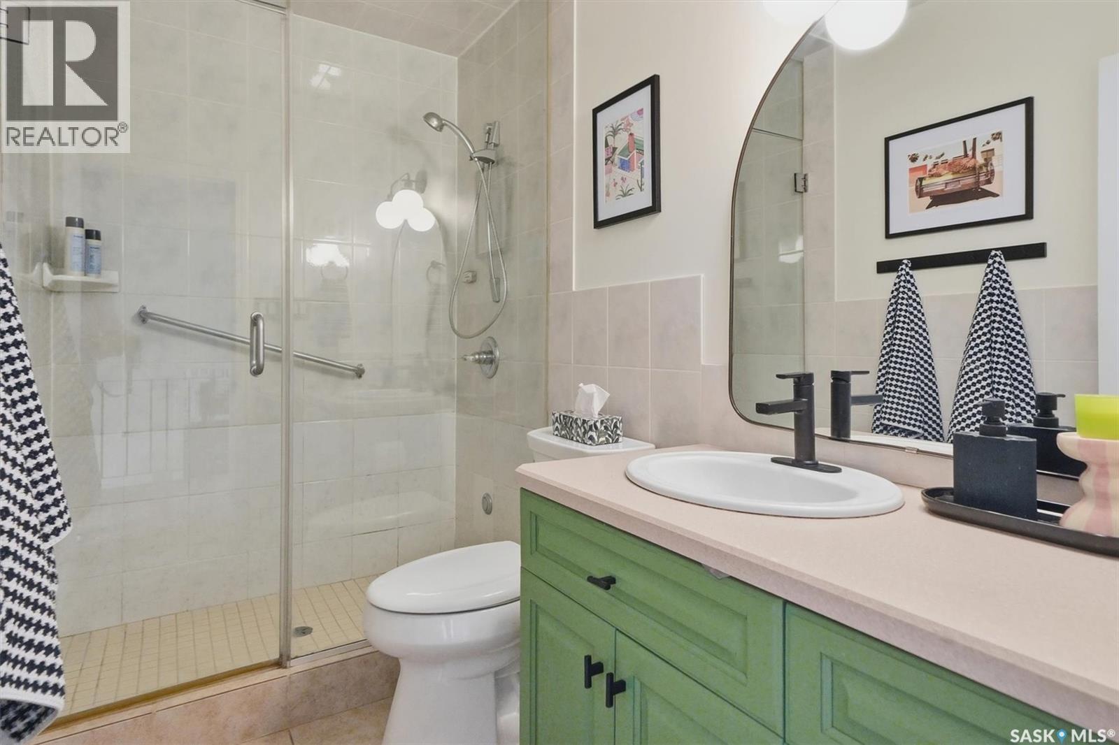 52 Potter Crescent, Saskatoon, SK - Indoor Photo Showing Bathroom