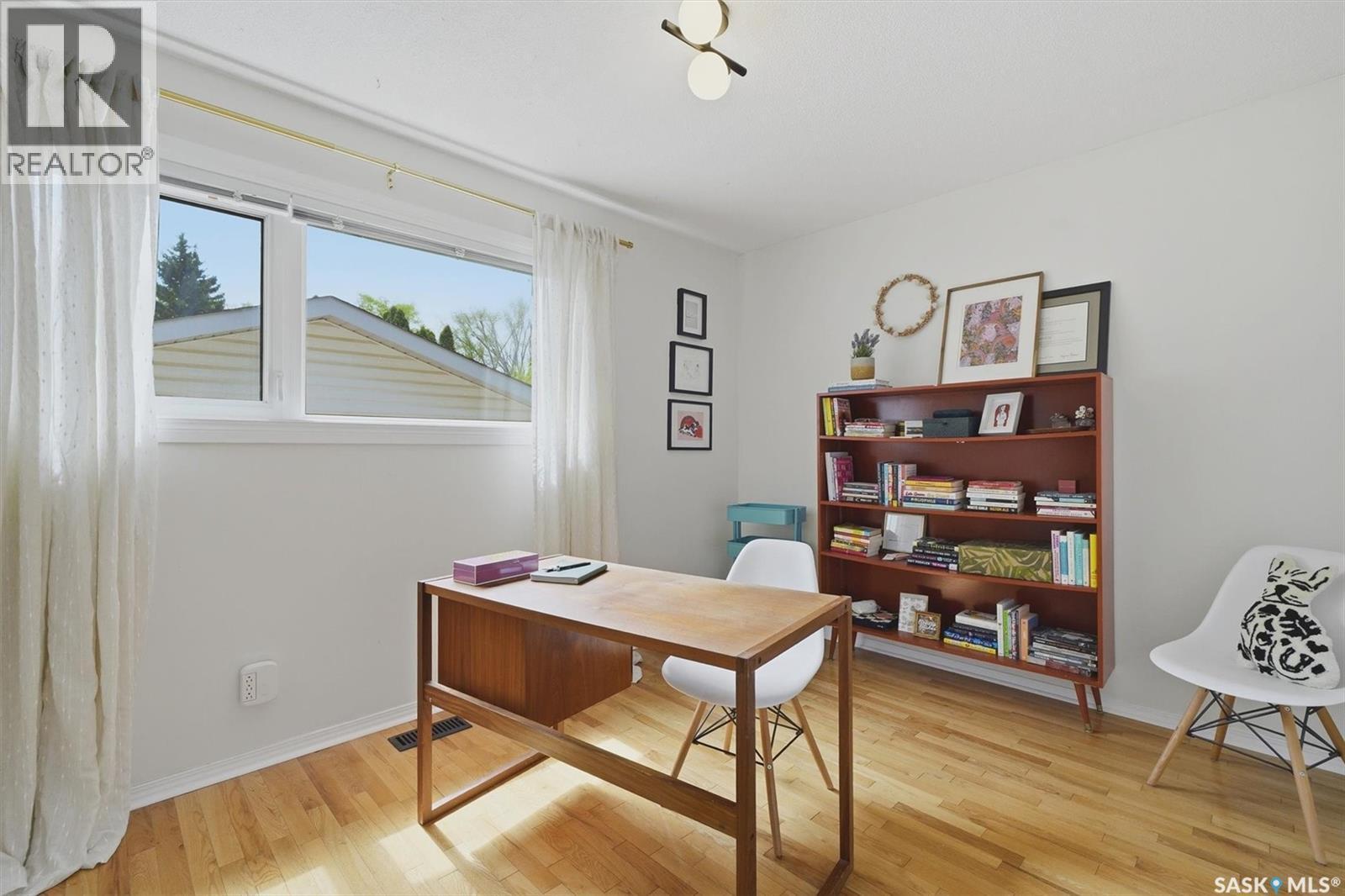52 Potter Crescent, Saskatoon, SK - Indoor Photo Showing Office