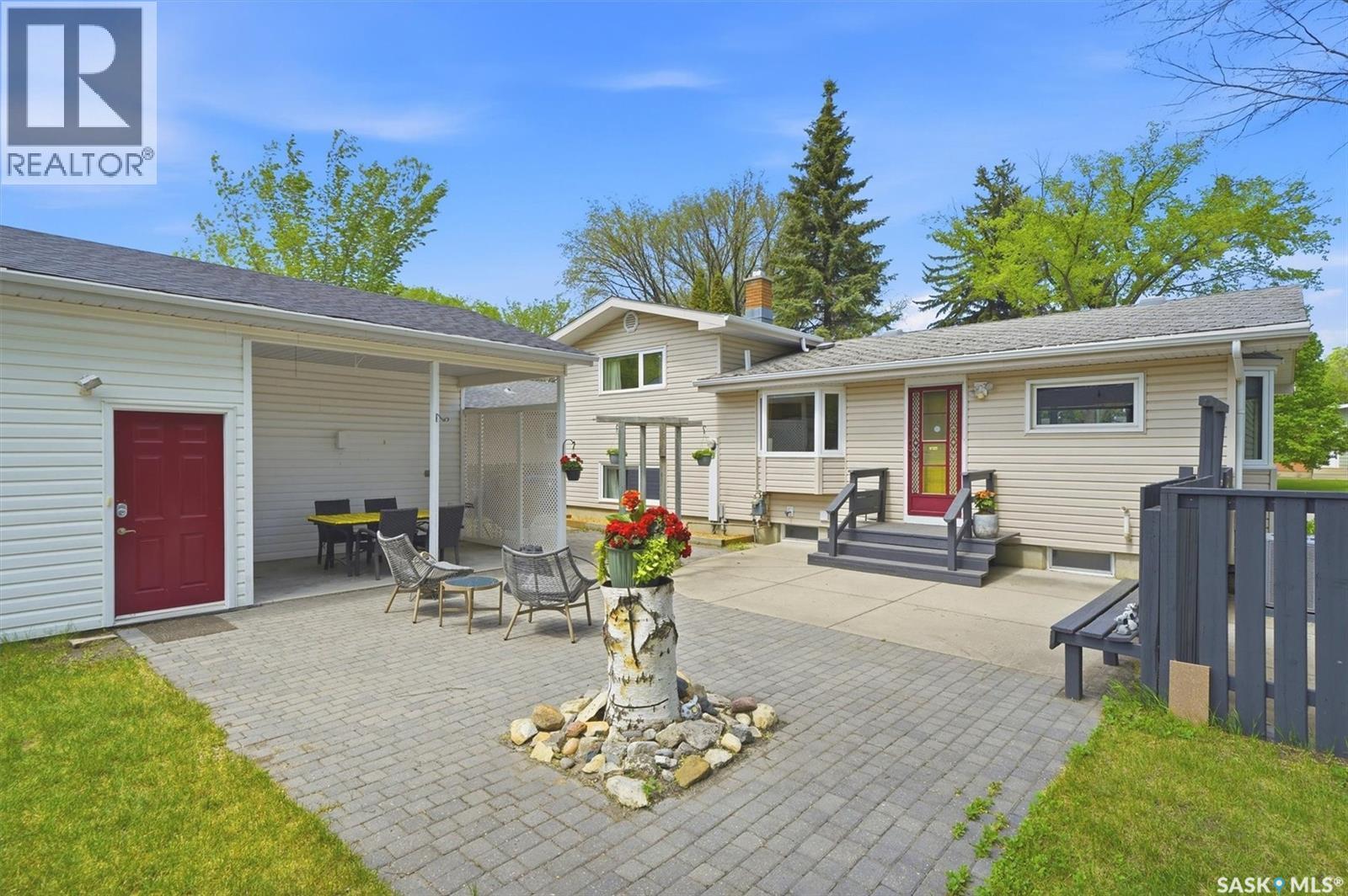 52 Potter Crescent, Saskatoon, SK - Outdoor With Deck Patio Veranda With Exterior