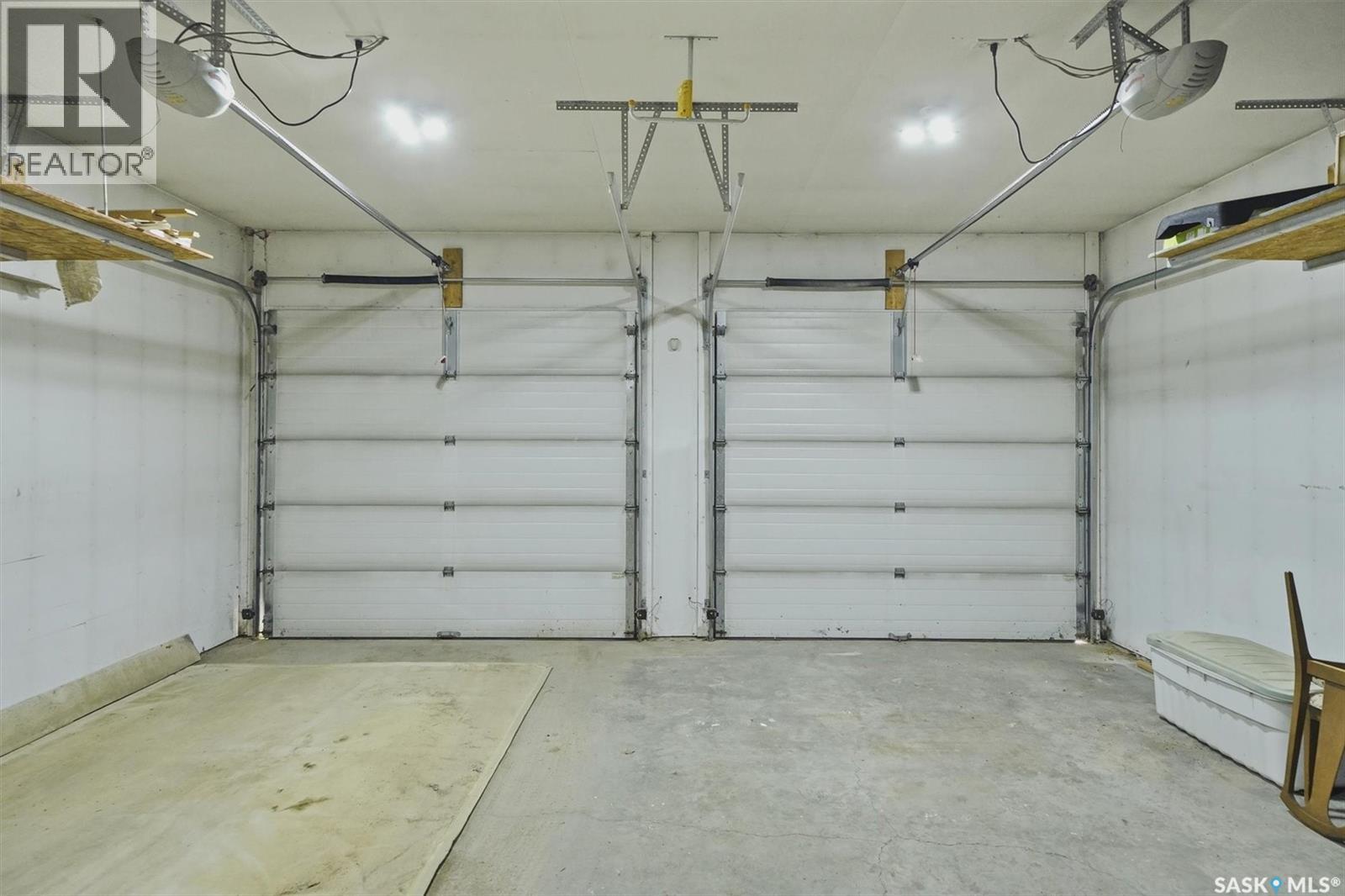 52 Potter Crescent, Saskatoon, SK - Indoor Photo Showing Garage