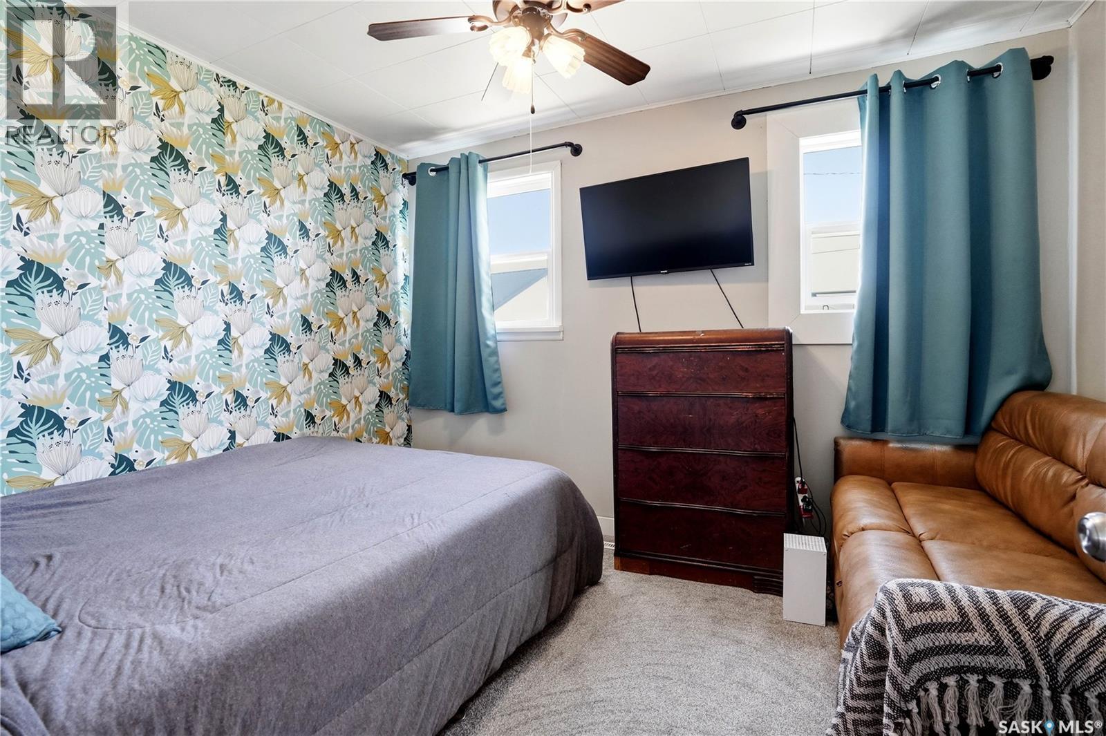 780 Railway Avenue, Elbow, SK - Indoor Photo Showing Bedroom