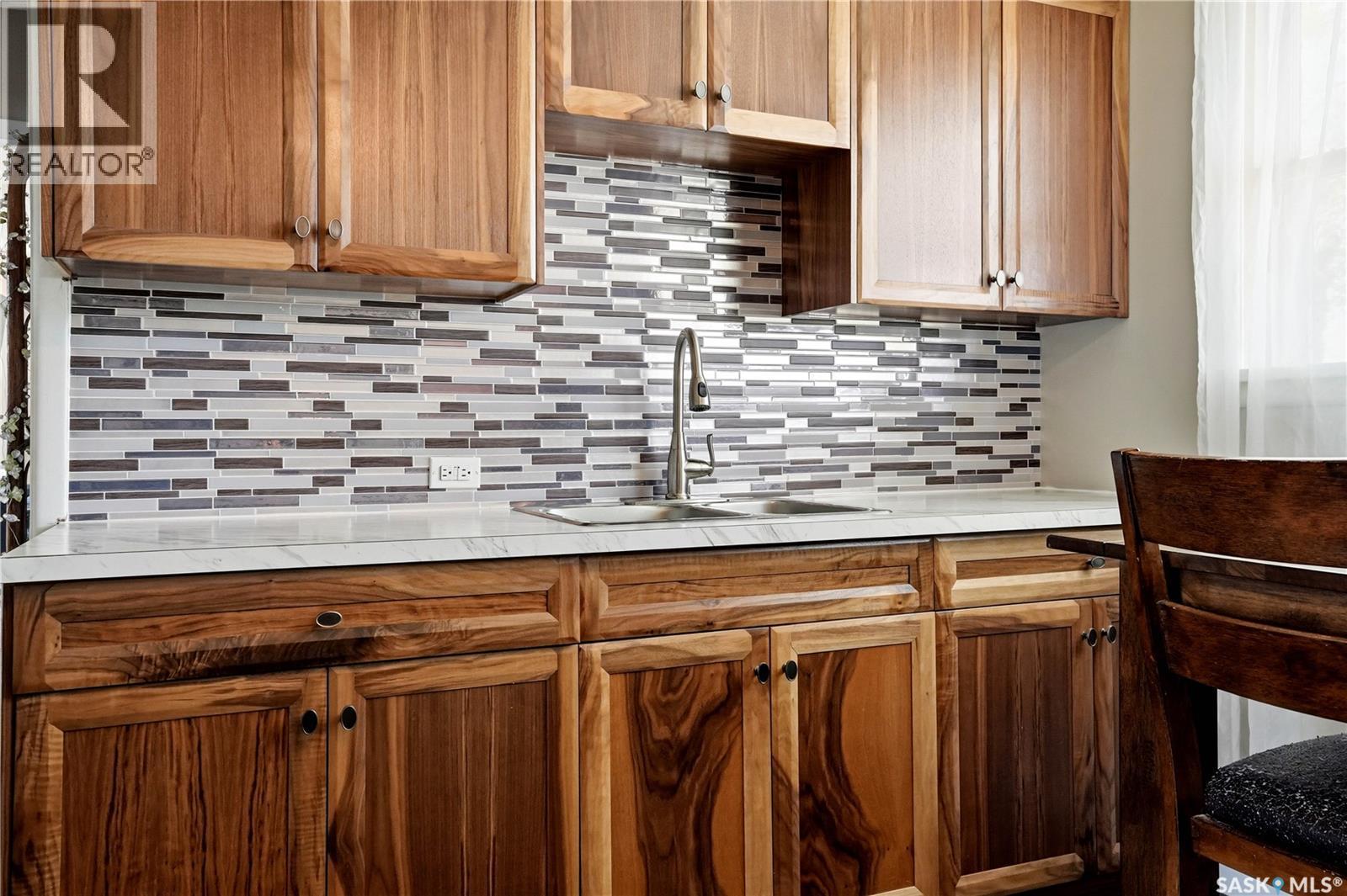 780 Railway Avenue, Elbow, SK - Indoor